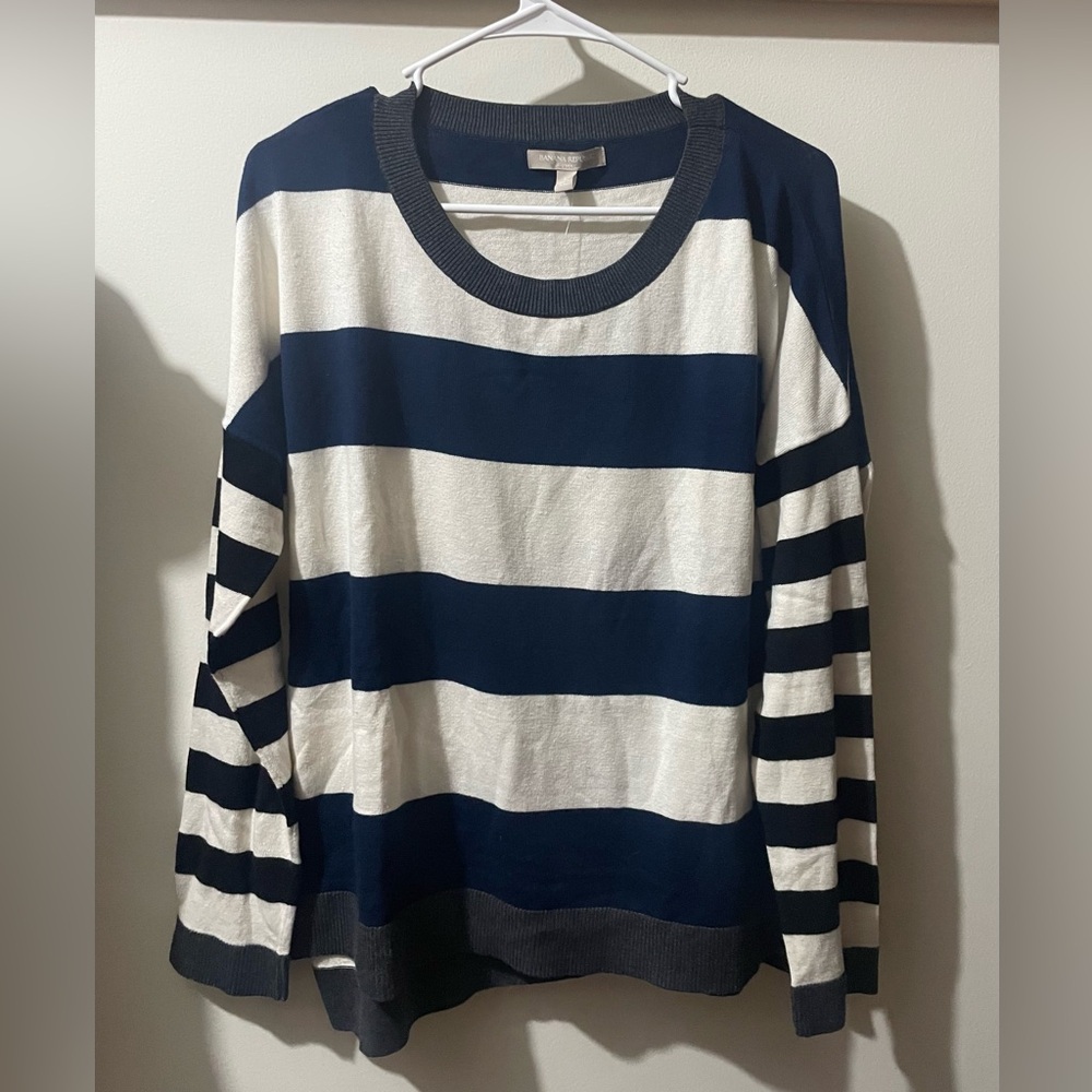 Large banana republic sweater. NWT